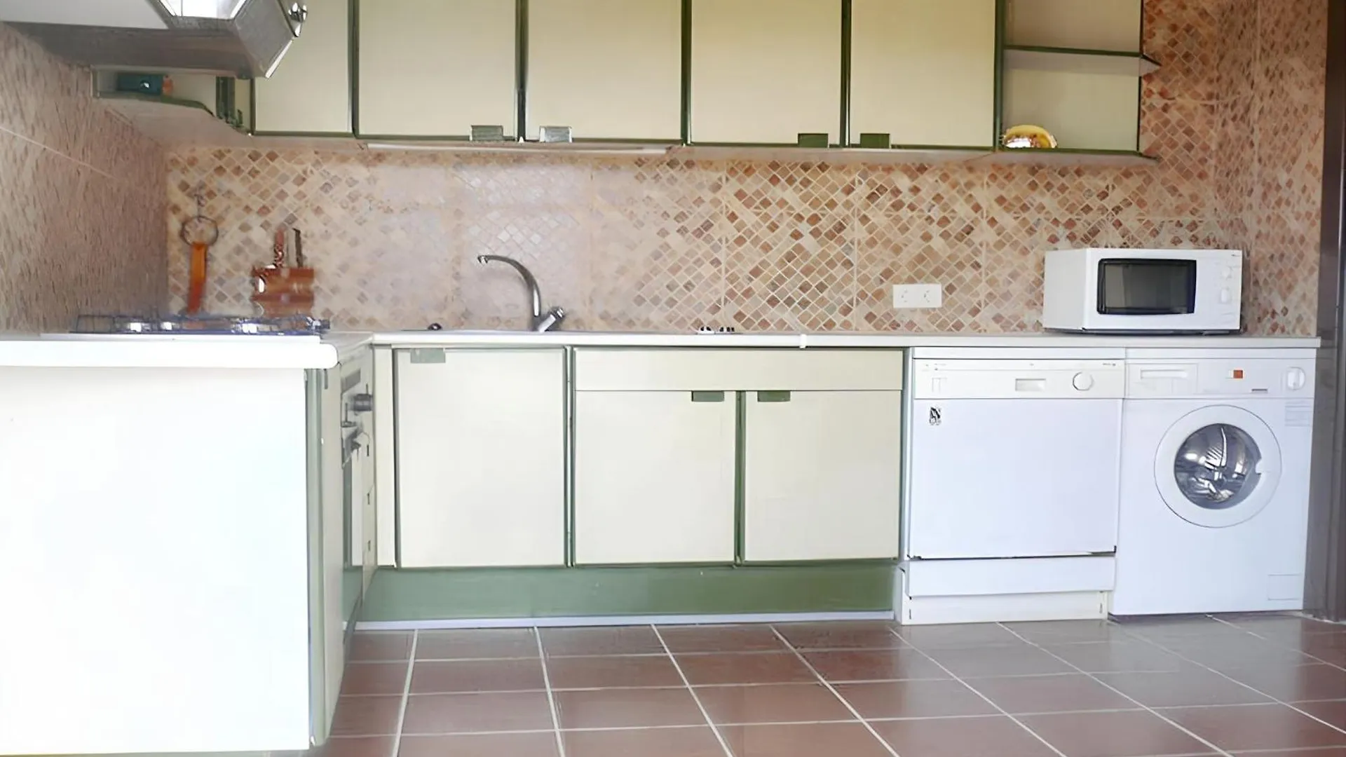 Luxurious Villa In Loja With Pool